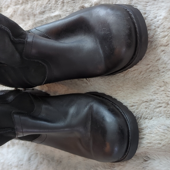 UGG Black Leather Wool Lined Edgy Moto Neutral Snow Winter Boots Womens Size 8 - Picture 2 of 10